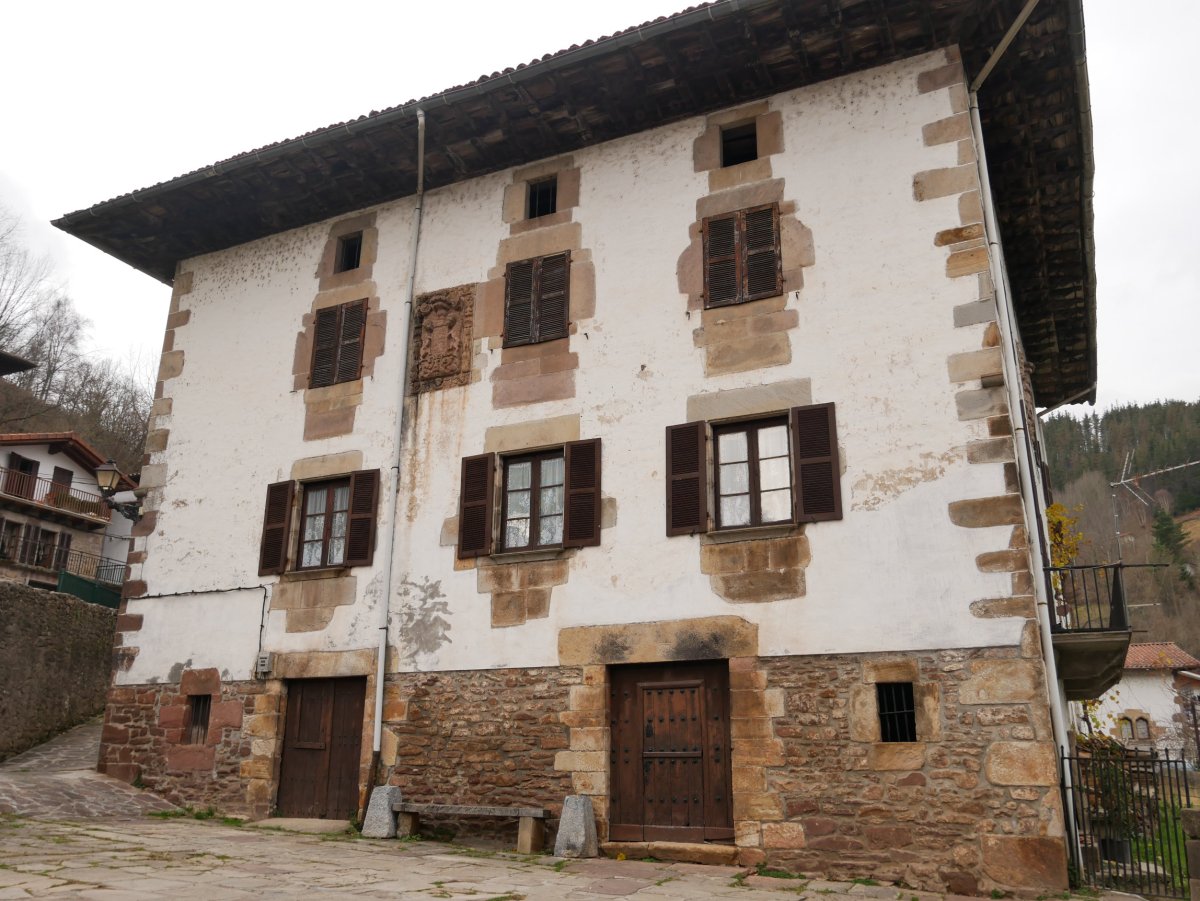 Irigoien jauregia, Zubieta