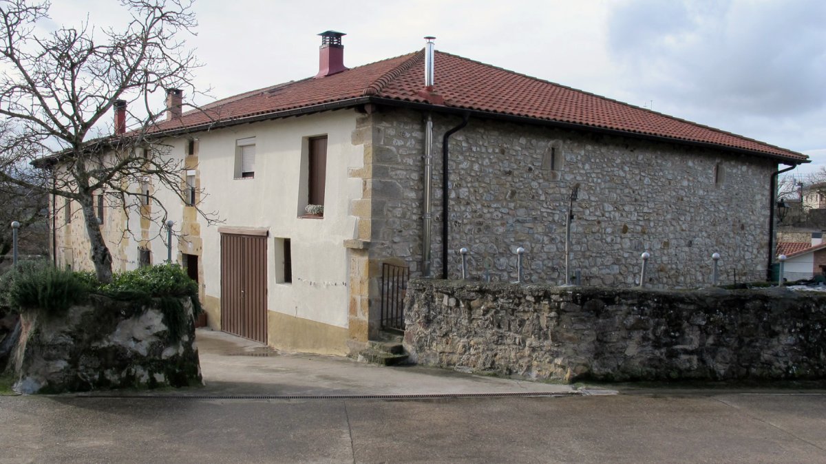 Etxea, Arriola-Asparrena