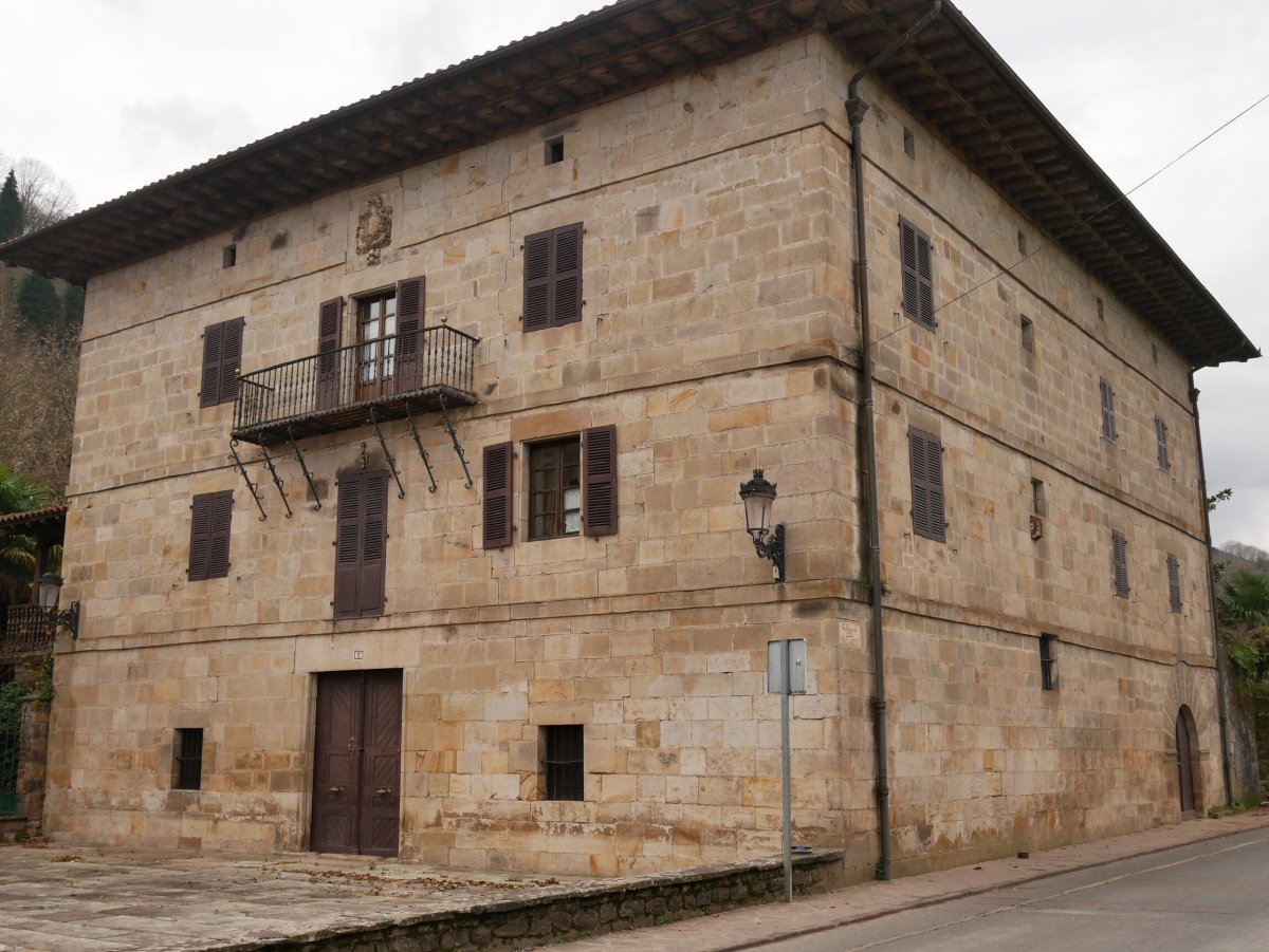 Sagardia jauregia, Ituren