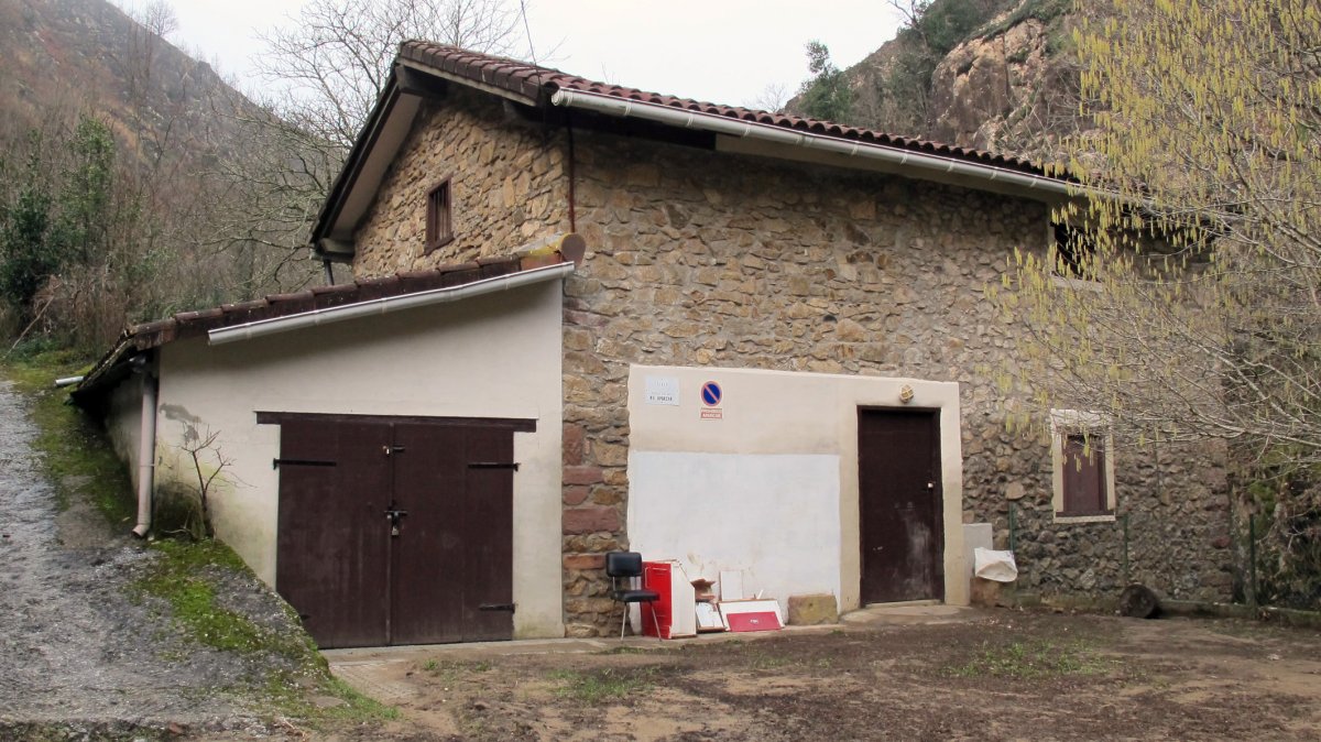 Endaraberea errota, Lesaka