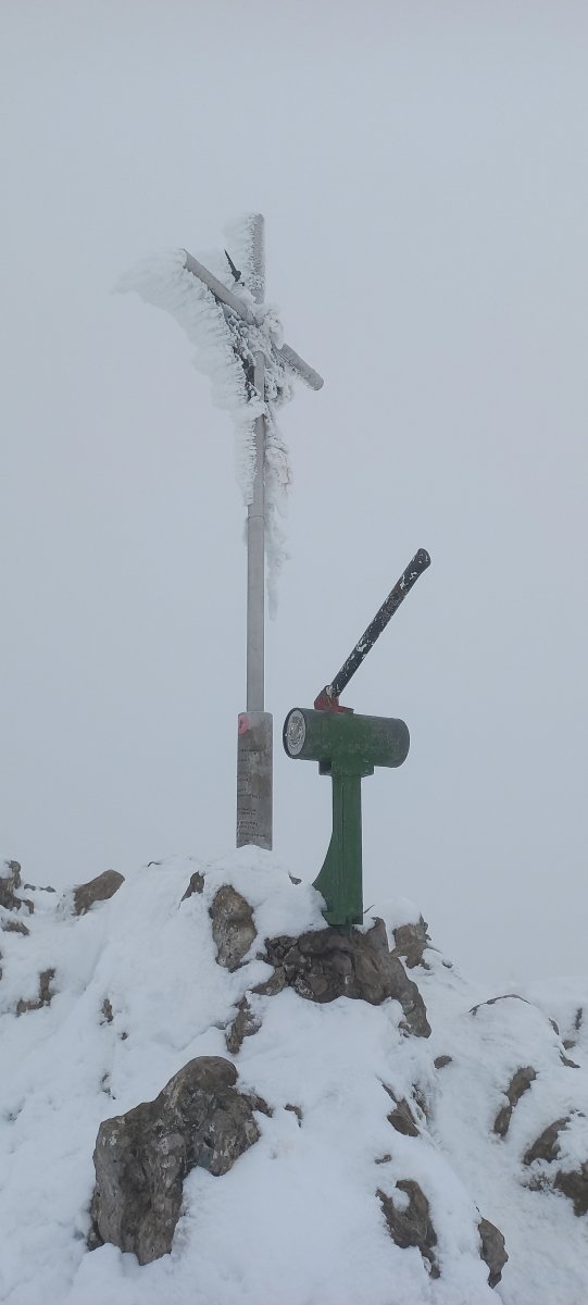 Aizkorri (1523m) tontorra