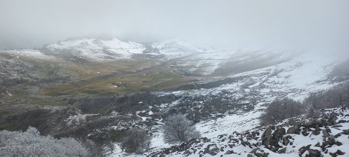 Urbia aldea Aizkorritik jeistean