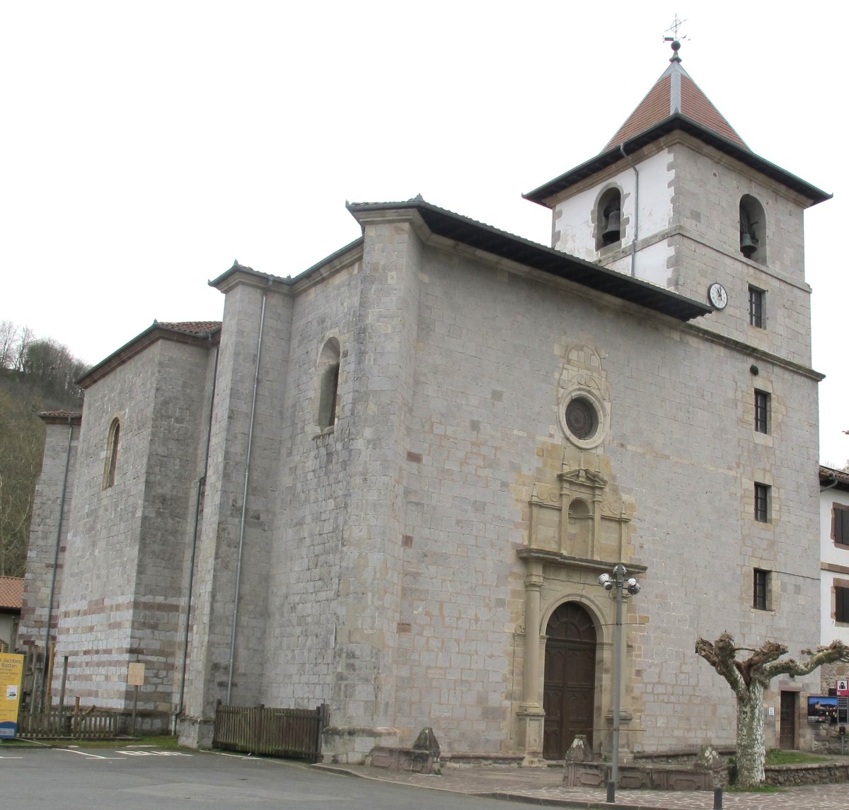 San Salvador eliza, Urdazubi