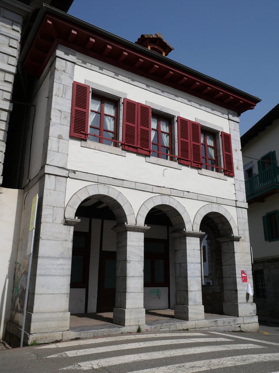 Eskol-ttiki etxea, Lesaka