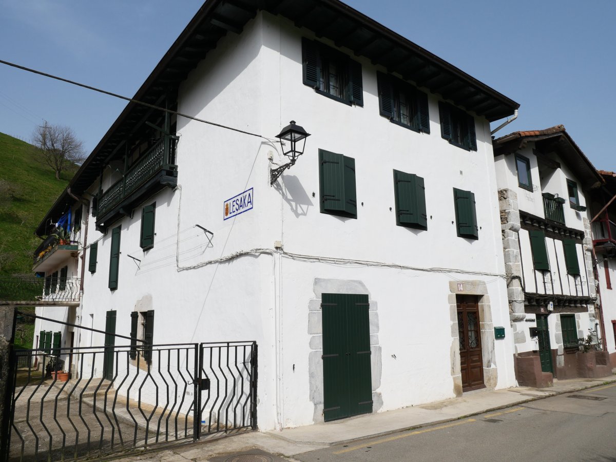 Etxea, Lesaka