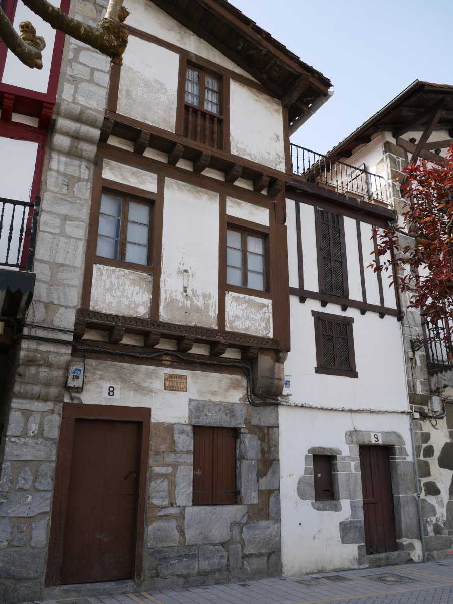 Plaza Zaharreko etxea, Lesaka