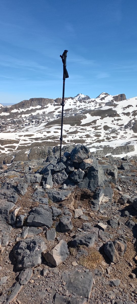 Gamueta (2329m) tontorra