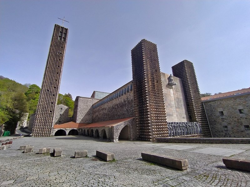 Arantzazuko Andra Mari Santutegia Oñatin