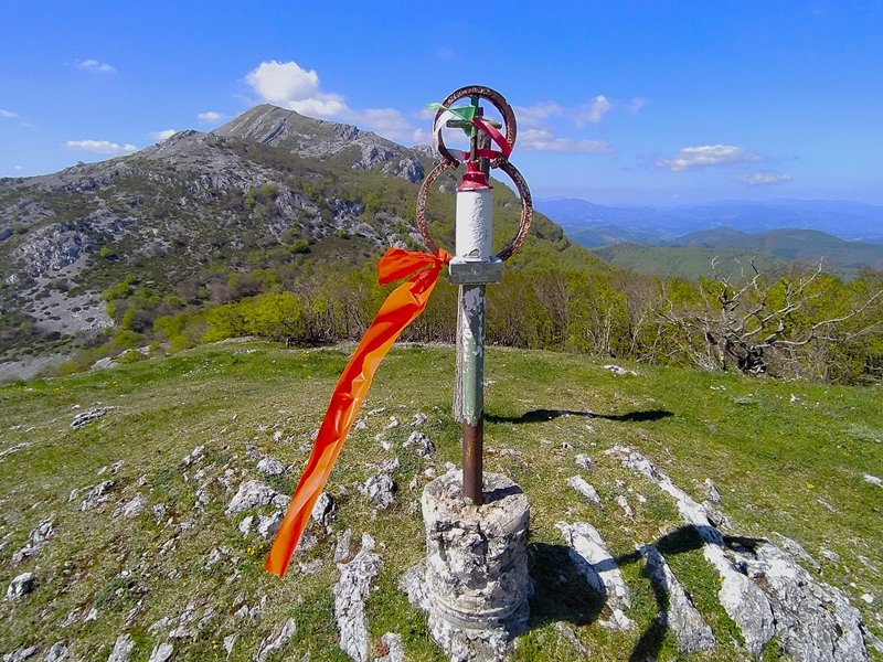 Buzoia. Atzean, Imeleku eta Aratz