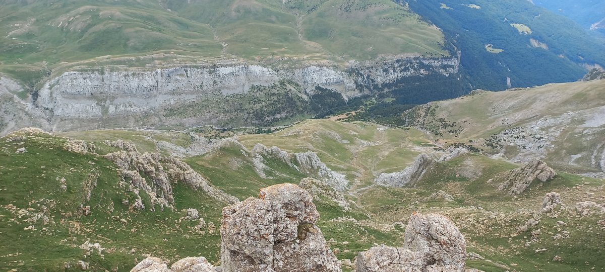 Aguerri (2447m) Aguerriko arroila Gabardito alderantz