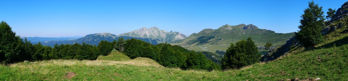 Lazagorria aldeko lepoa eta Belaguako mendiak