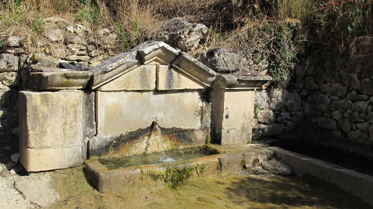 Fuente Vieja iturria, Ekala-Ameskoabarrena