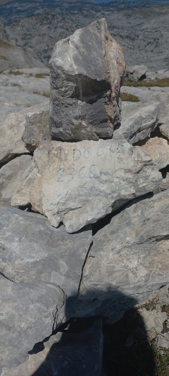 Budogia (2370m) tontorra