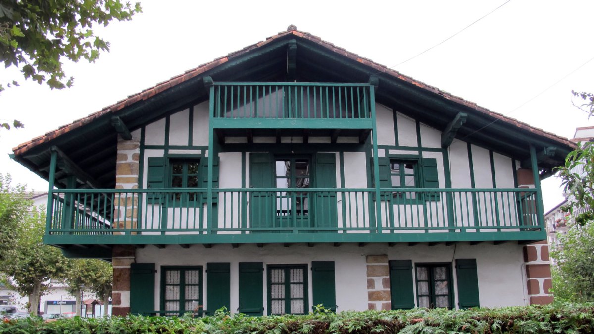 Iamotenea etxea, Bera