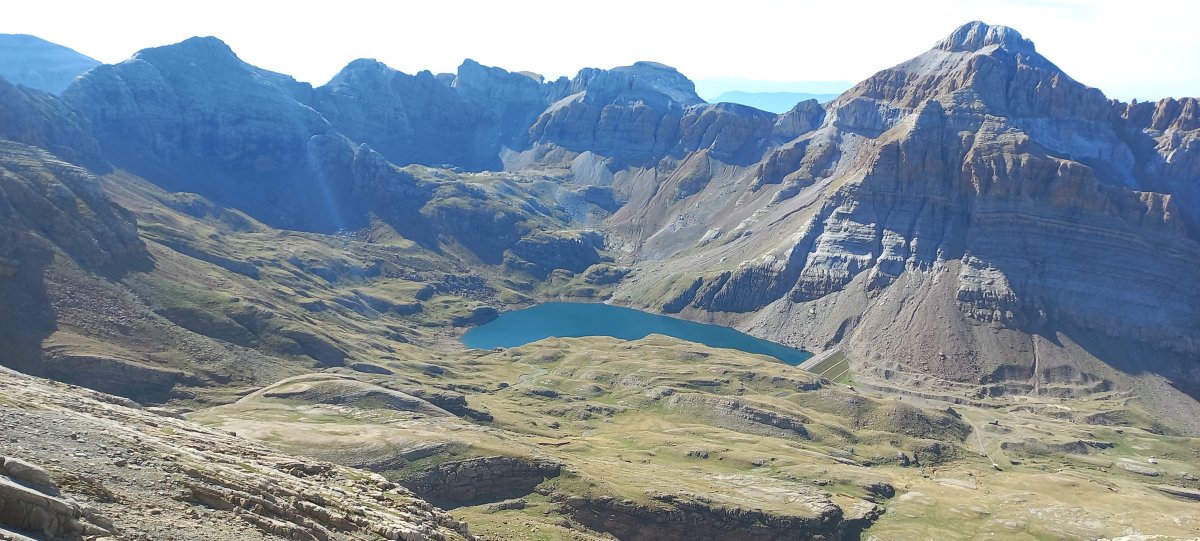 Ip-eko aintzira tontorretik