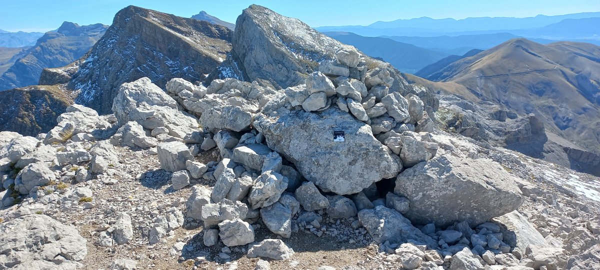 Llena del Bozo (2566m) tontorra