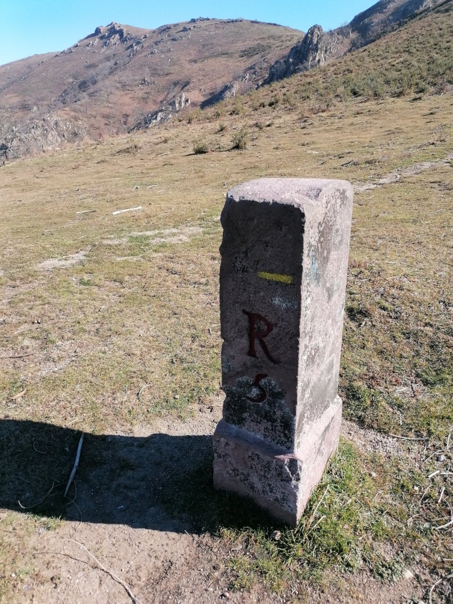 R5 mugarria Alkozpeko lepoan