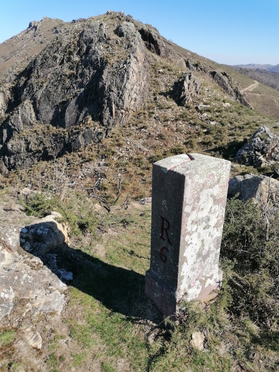 R6 mugarria Arranoko Harriaren inguruan