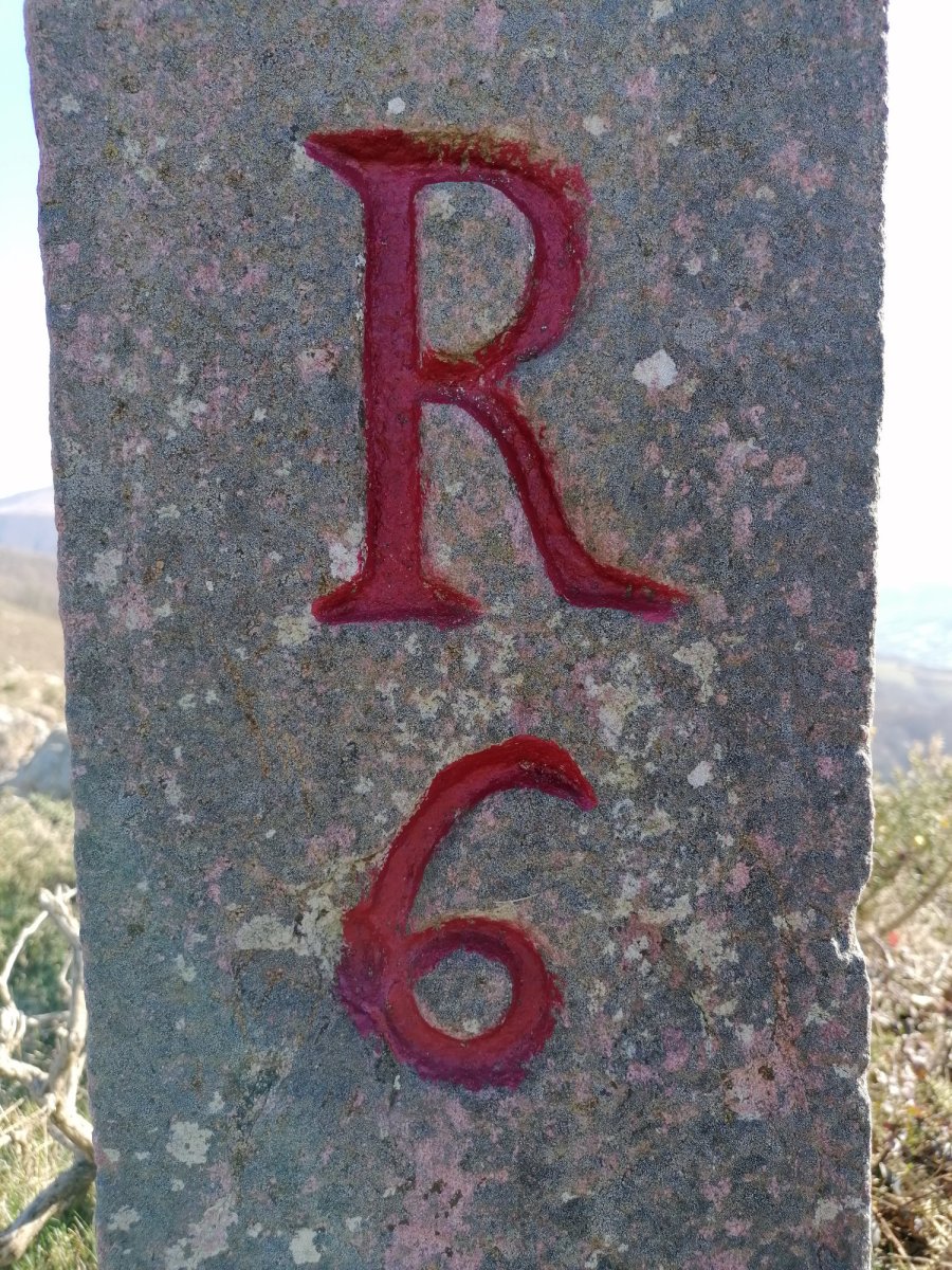 R6 mugarria Arranoko Harriaren inguruan