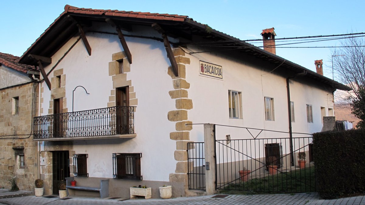 Etxea, Bakaiku