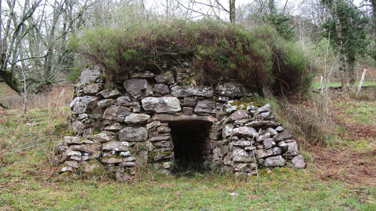 Gilleneko Borda karobia, Etxalar