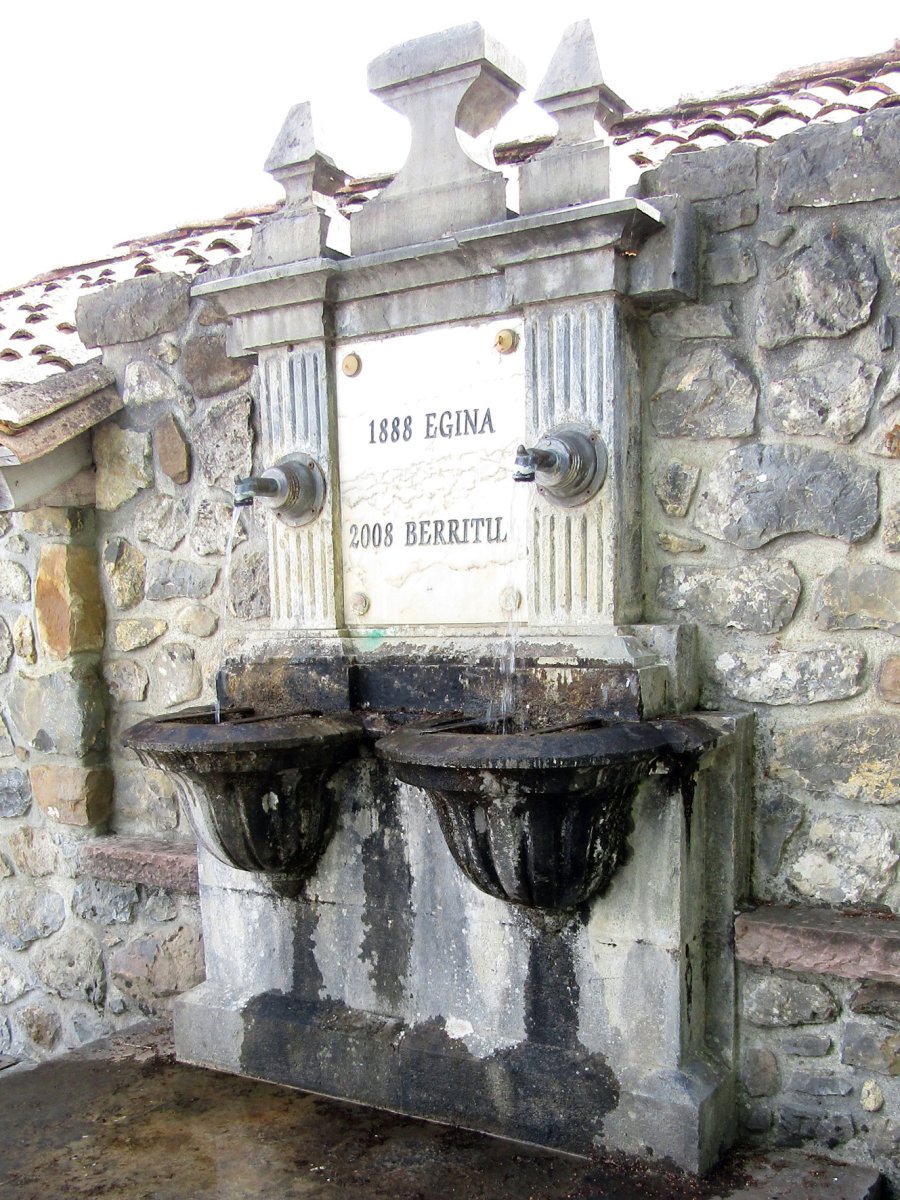 Iturria, Gaztelu-Donamaria