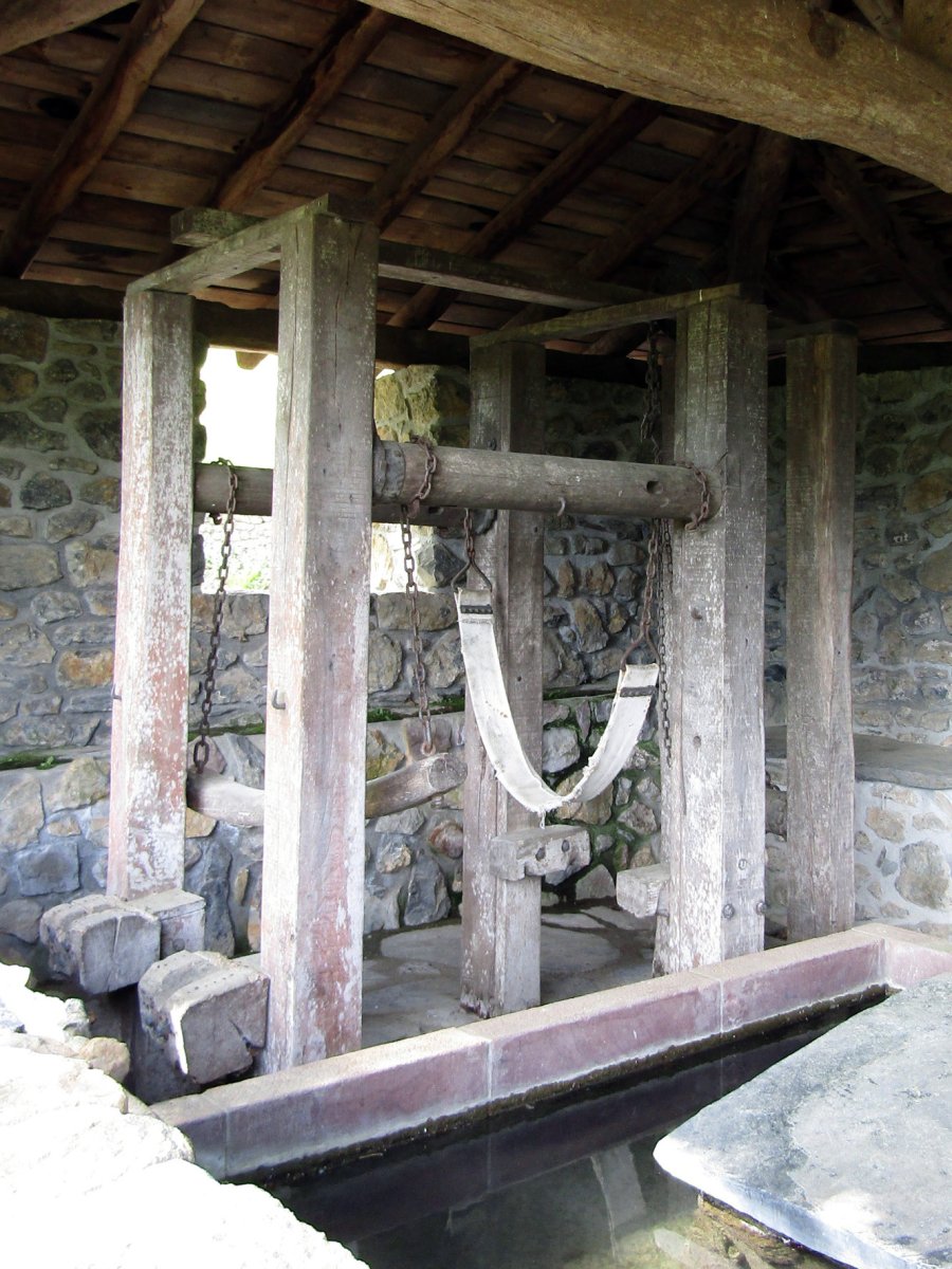 Perratokia garbileku barruan, Gaztelu-Donamaria