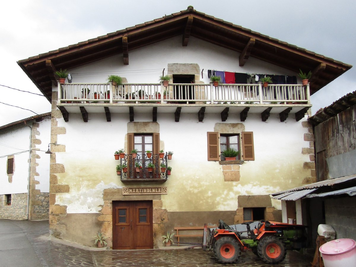 Martindenea etxea, Artze-Donamaria