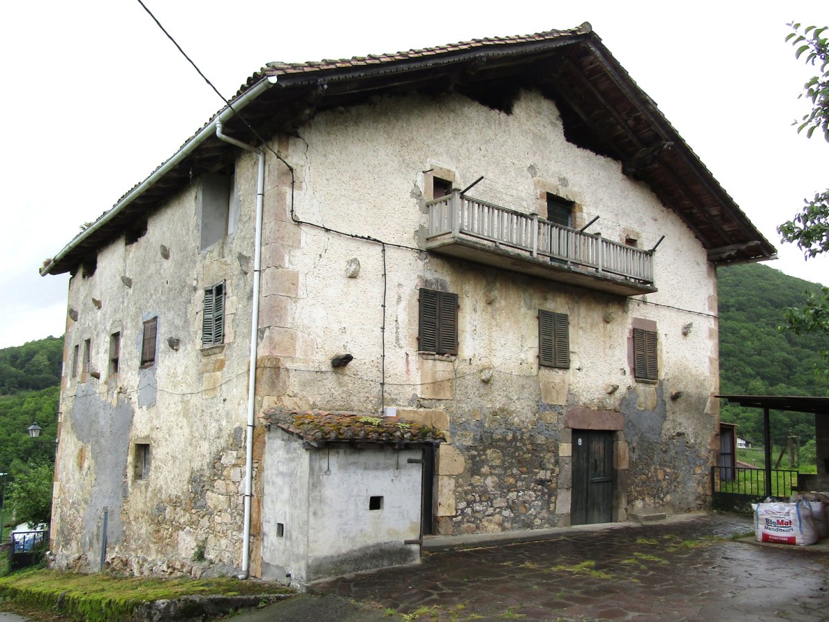 Mosenea etxea, Artze-Donamaria