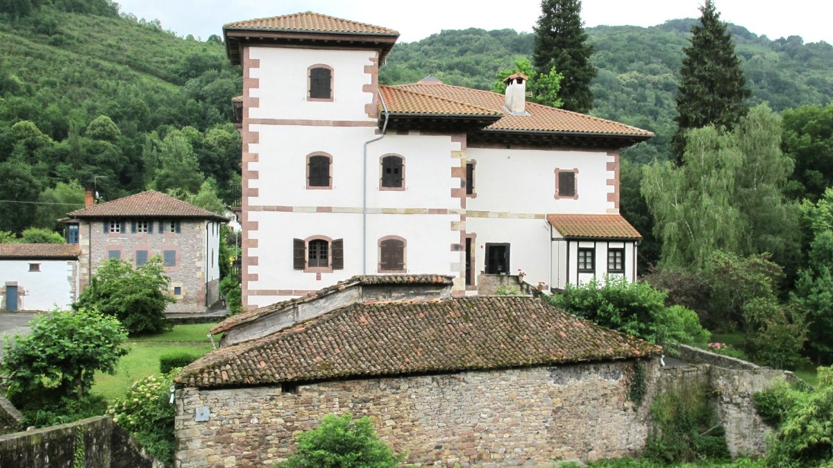 Erreparazea jauregia, Oieregi-Bertizarana