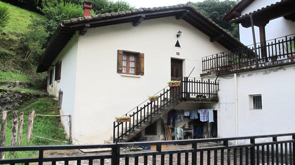 Uharteko Errota, Lesaka