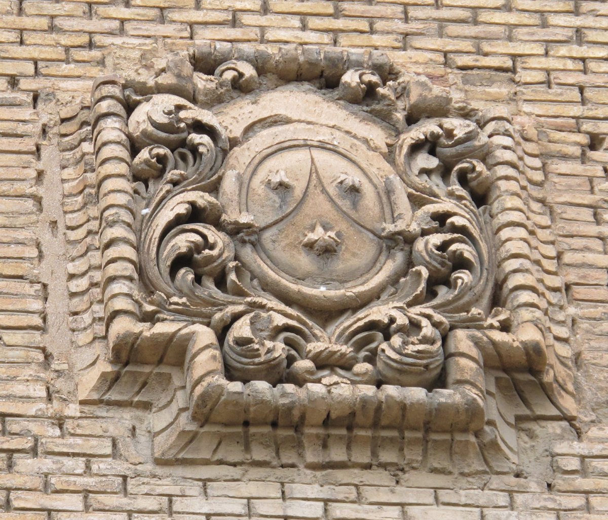 Carmen eliza, Tutera