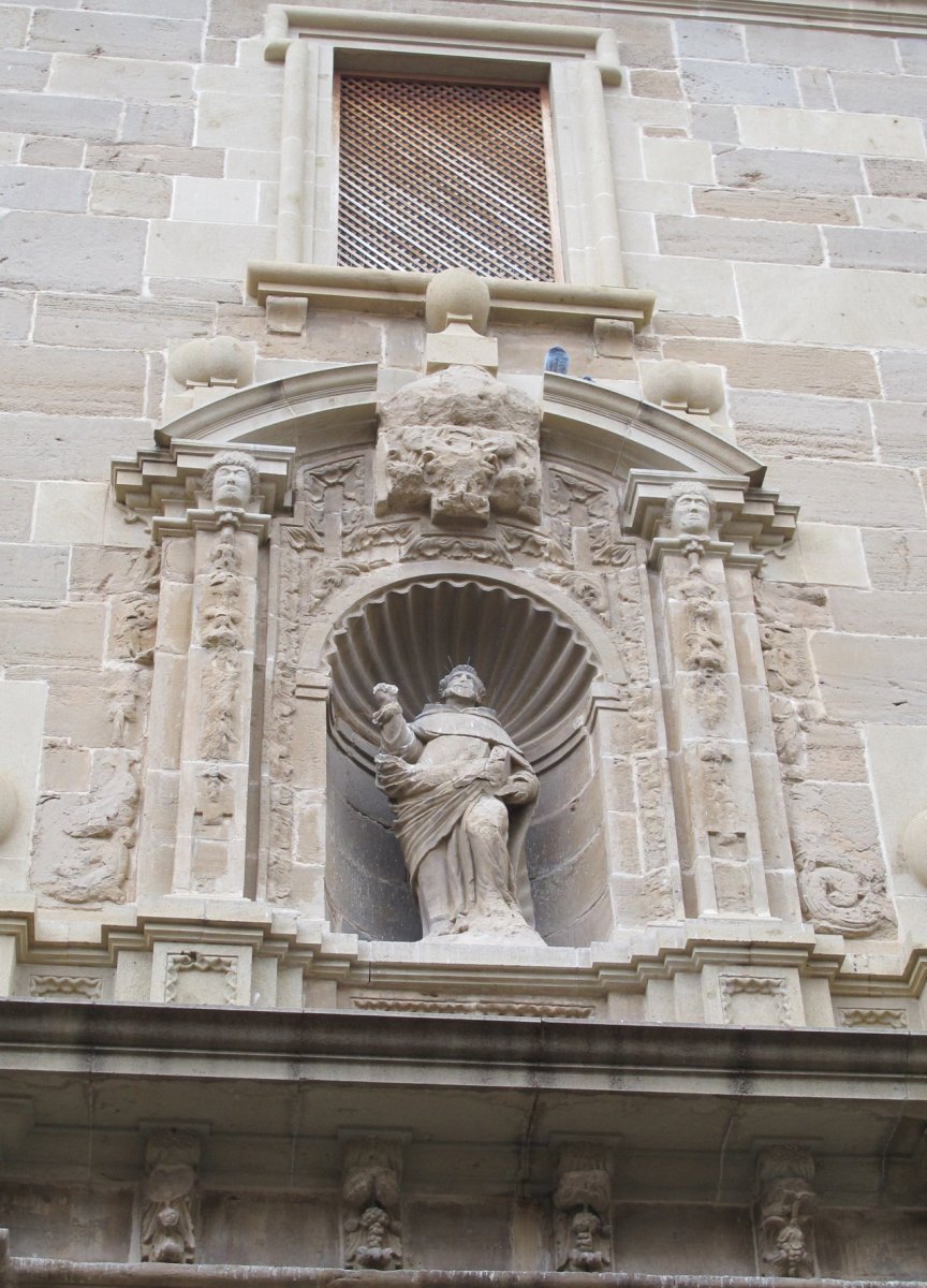 Dominikarrak komentua, Tutera