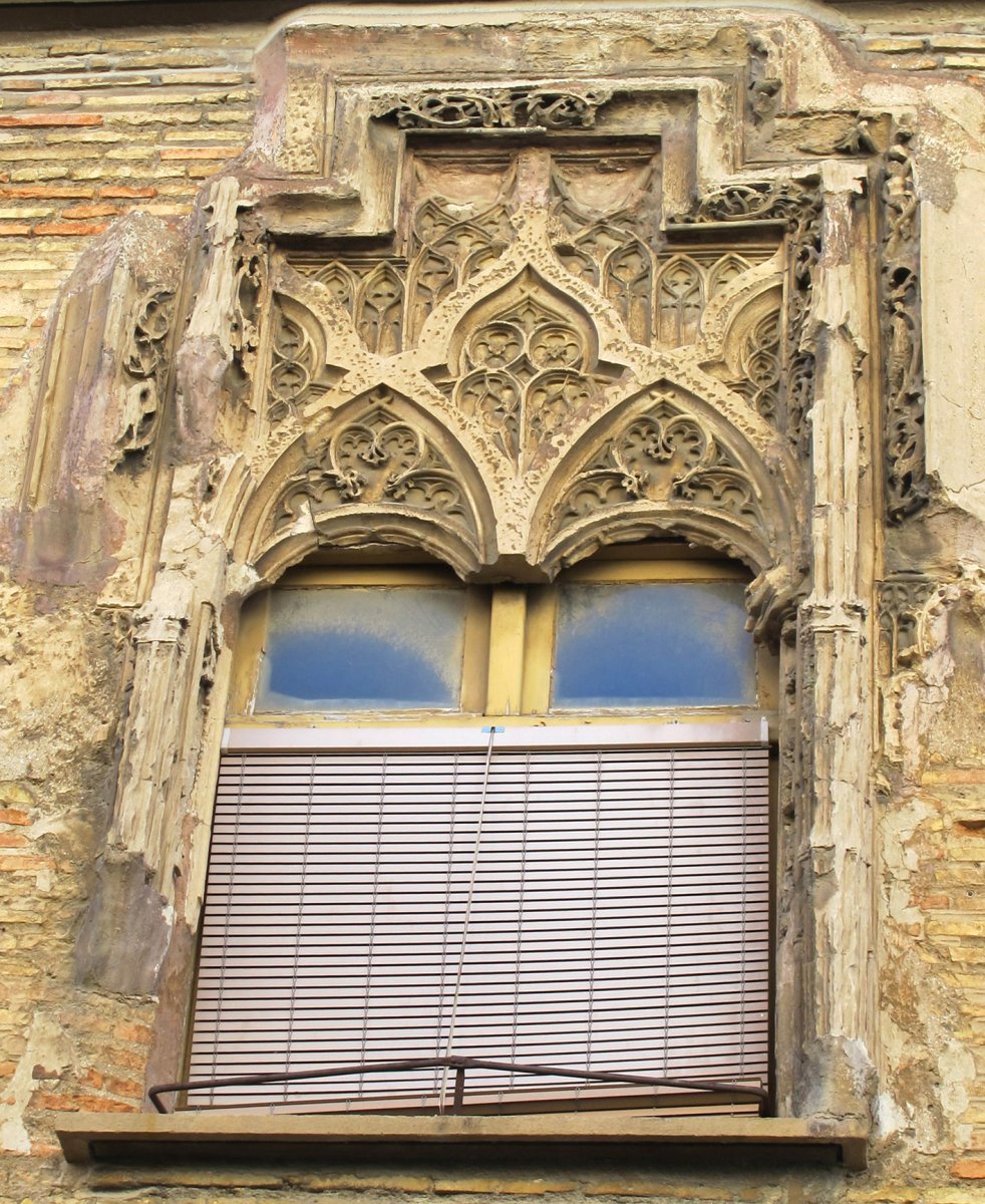Granada de Ega jauregiko leihoa, Zangoza