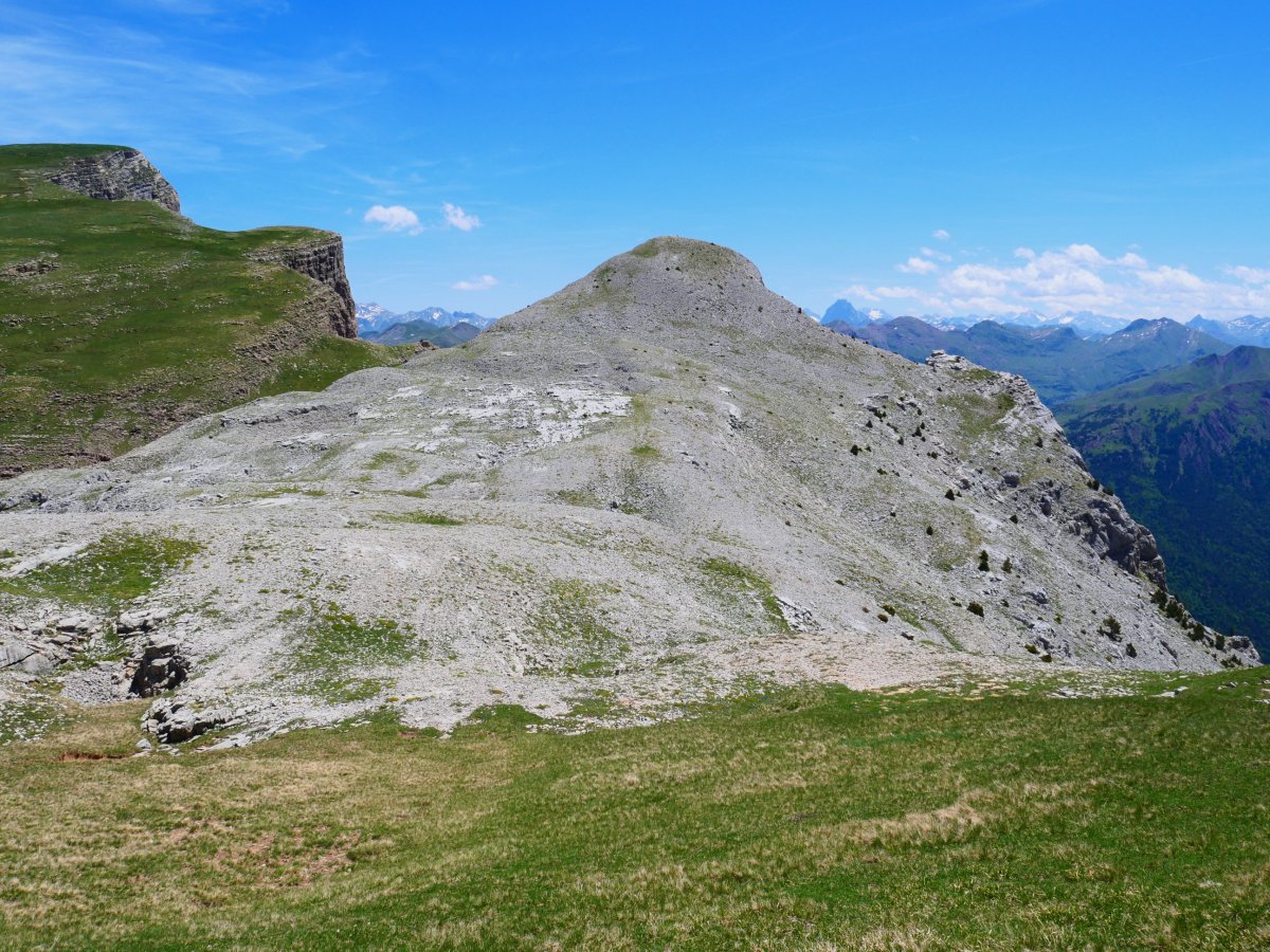 Sayéstico mendebaldetik ikusita