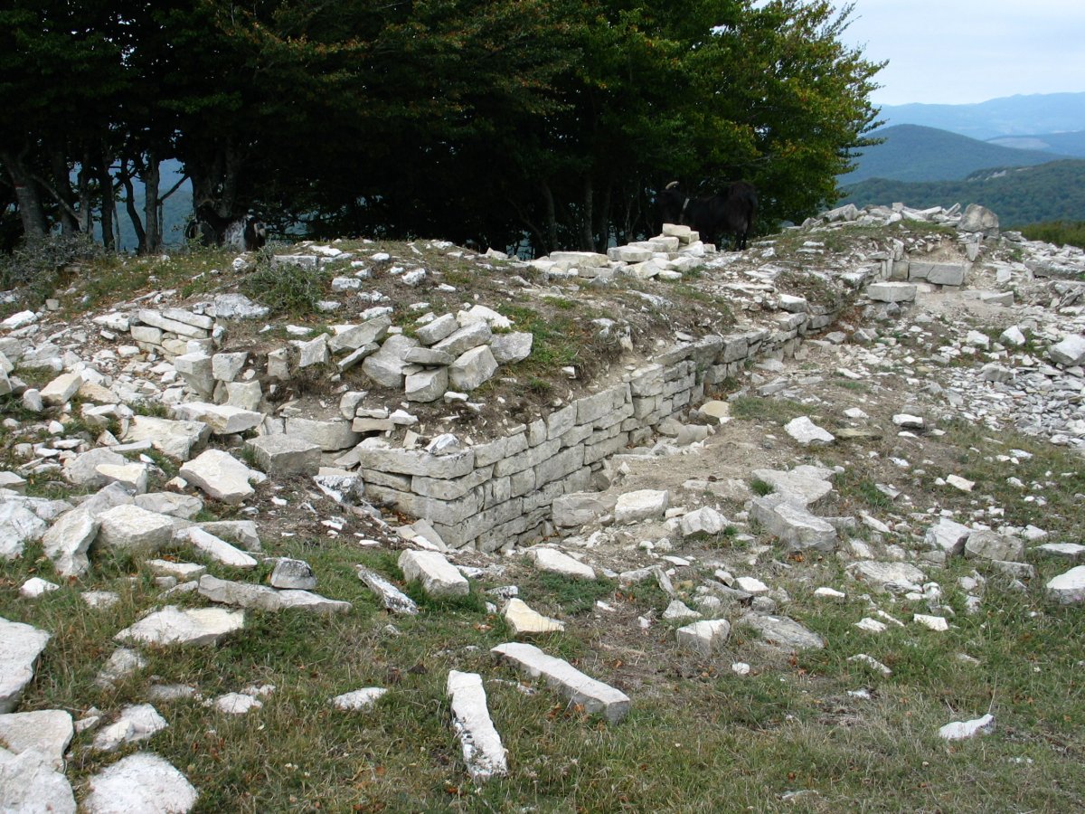 San Gregorio ermita edo San Esteban monastegiaren hondakinak 2004ko abuztuan