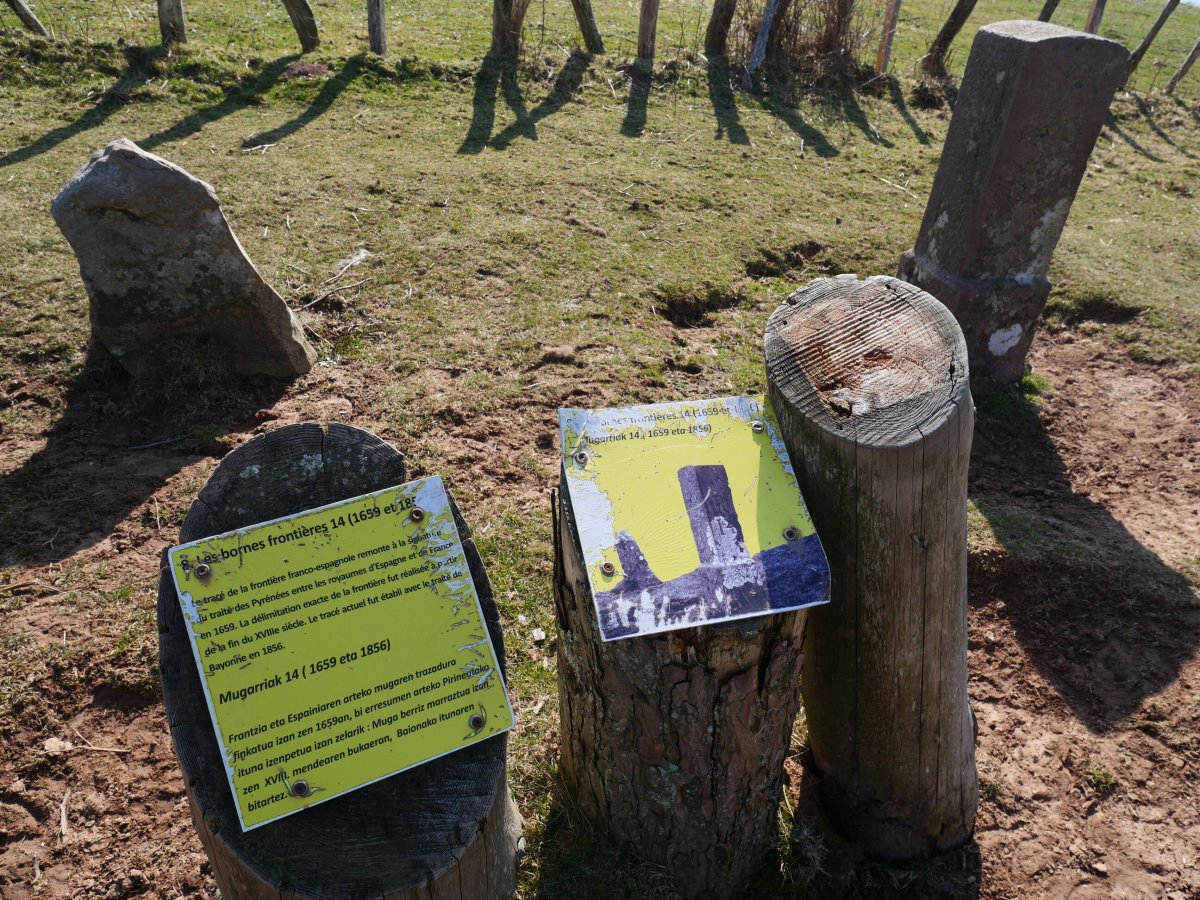 R14 mugarria Erentzazun