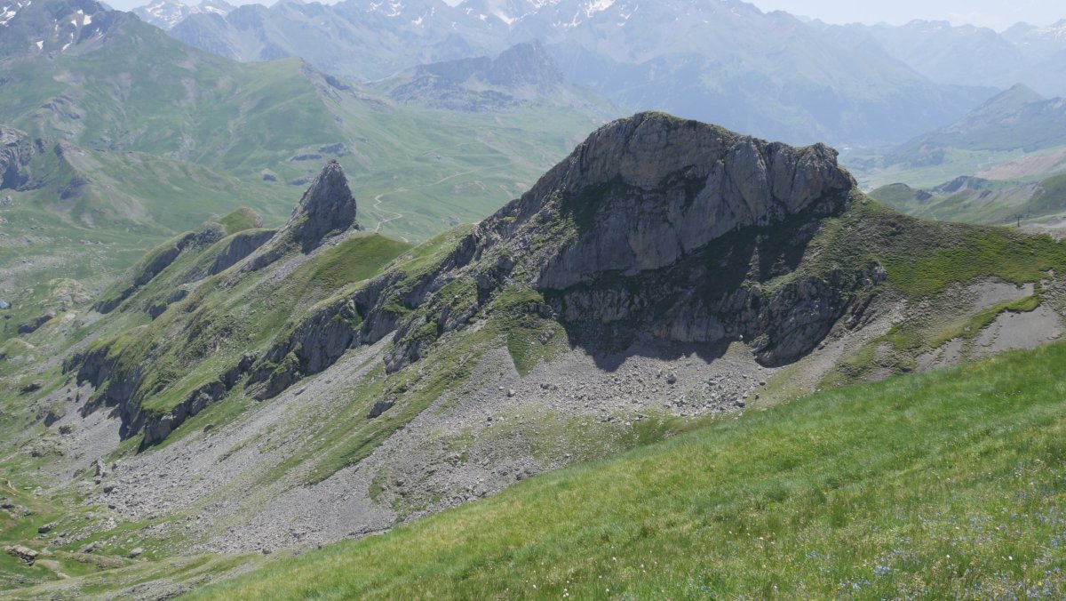 Canpana d'Anéou eta As Gralleras Cuyalaretetik
