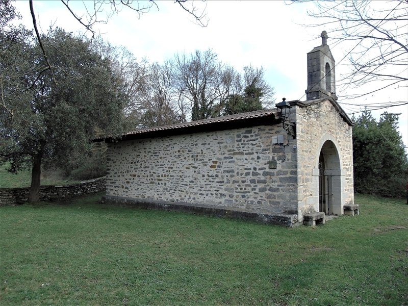 Elurretako Andre Maria eta Santa Lucia Ermita. Aiara (Kexaa)