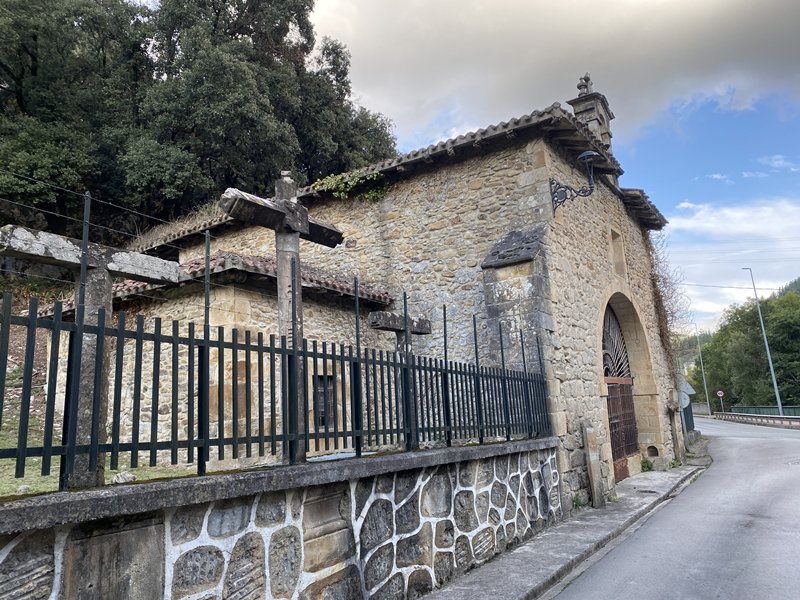 Kurutze Santu Ermita. Mañaria