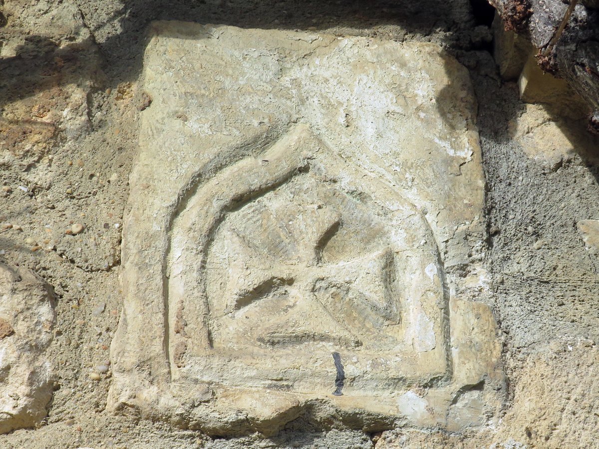 Armarria (Errege Kalea 6), Tobillas-Gaubea