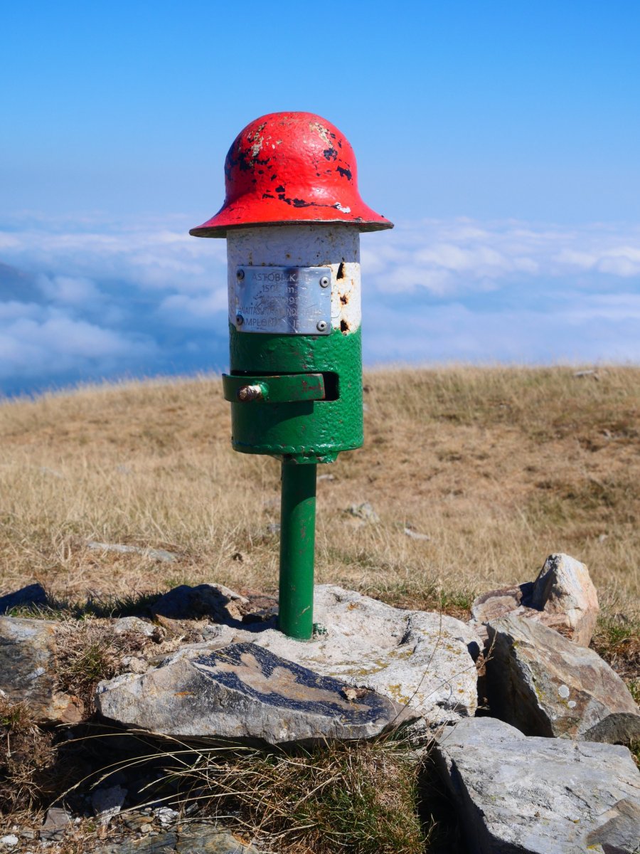 Astobizkarreko txartelontzia