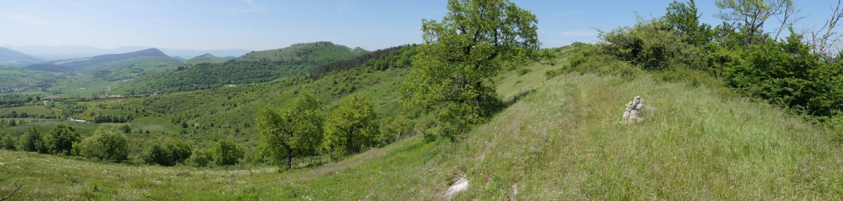 Arizbakar, Arangaitzen ekialdeko bizkarrean