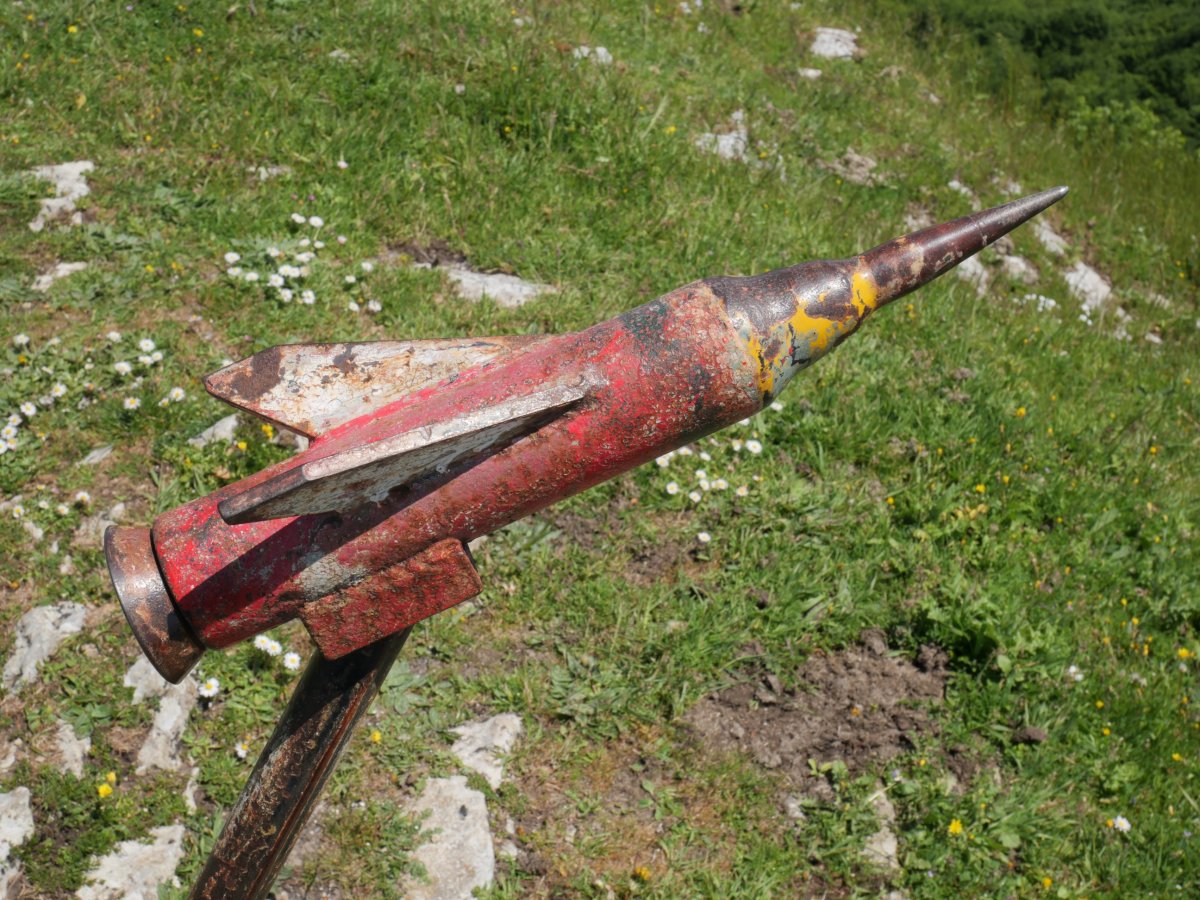 Arriaundiko txartelontzia