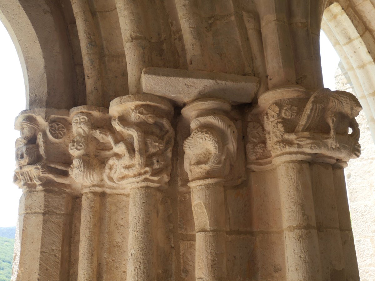 San Vicente eliza, Larunbe