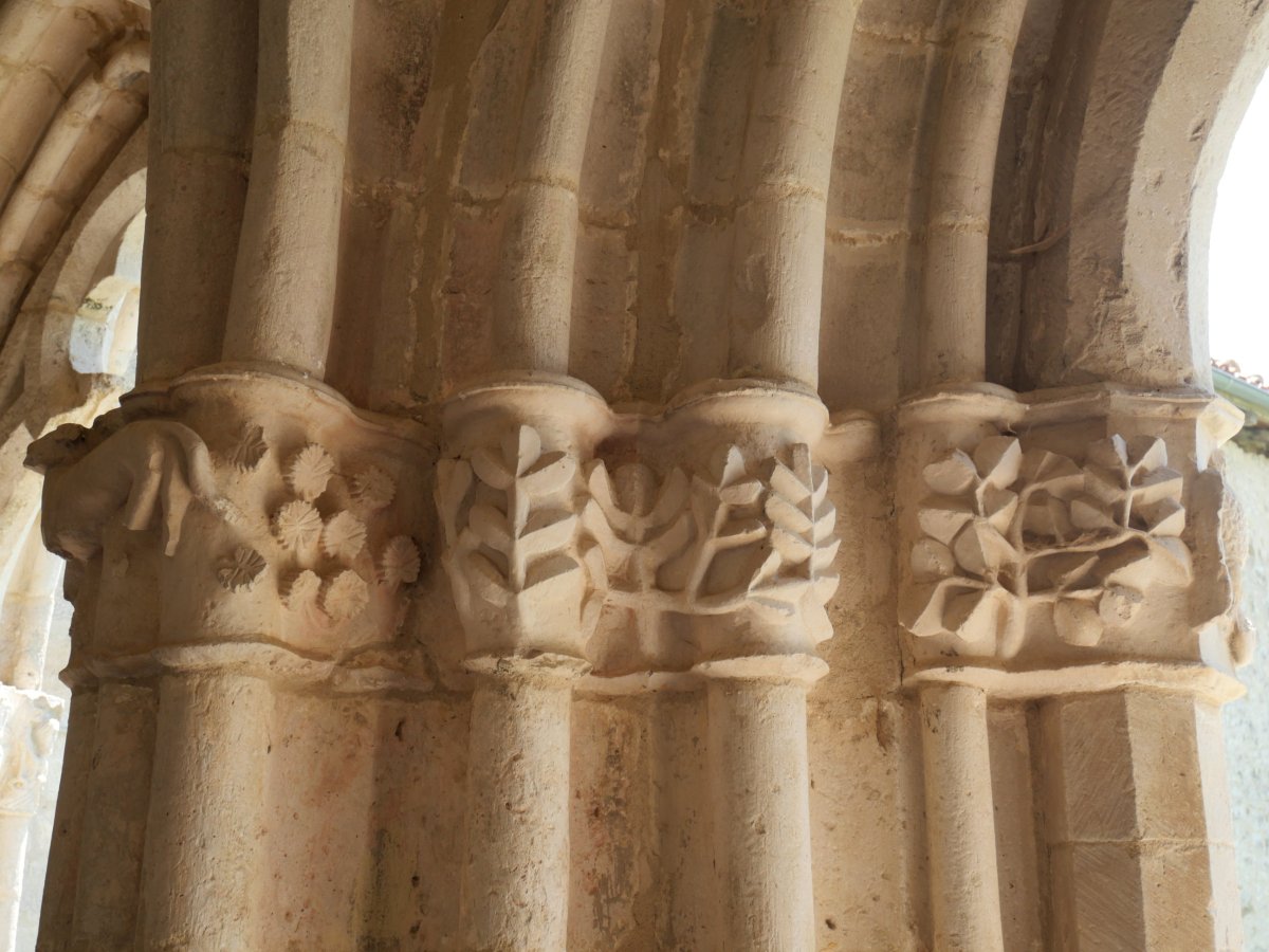 San Vicente eliza, Larunbe