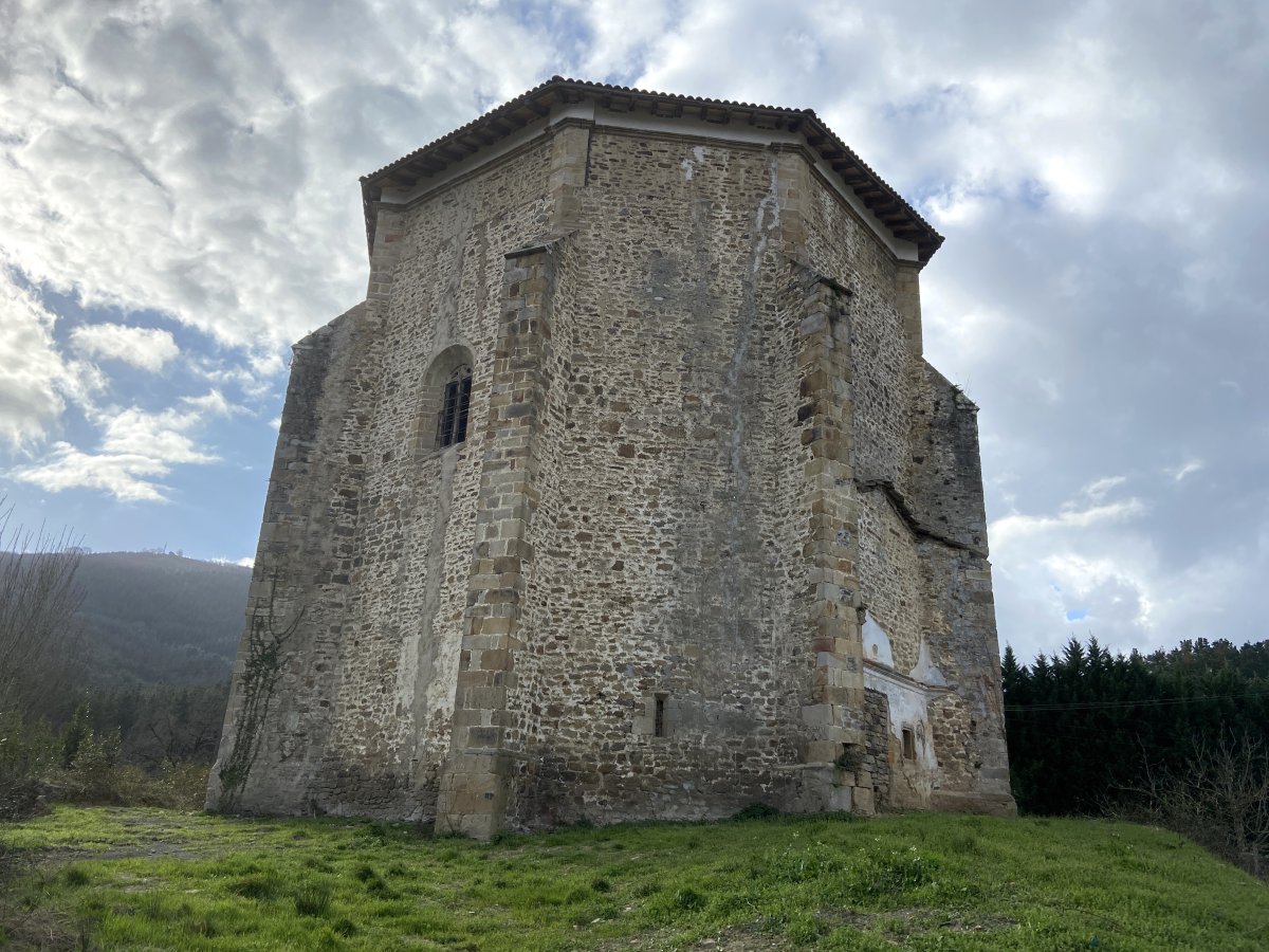 Dulumaneko San Juan Bataiatzailea Eliza (Zaharra). Orozko