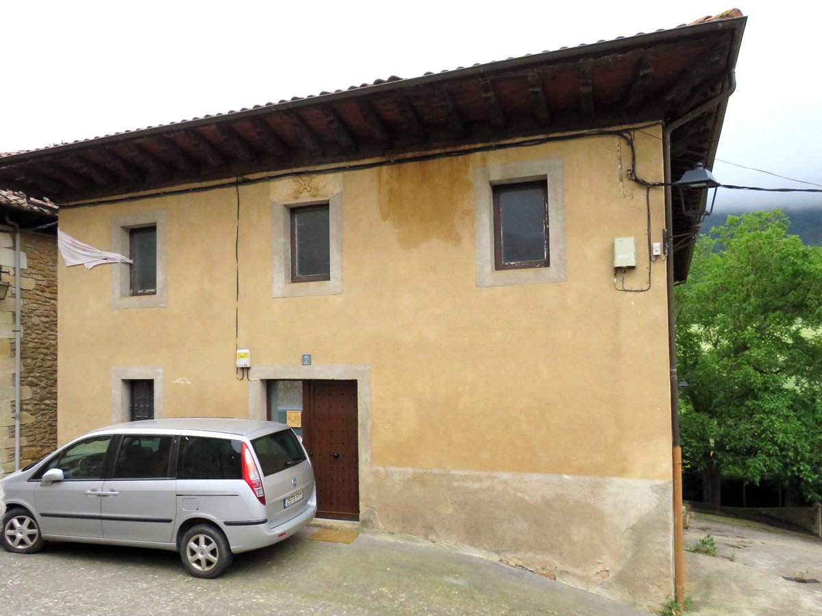 Etxea eliz inguruan, Villaverde-Lagran