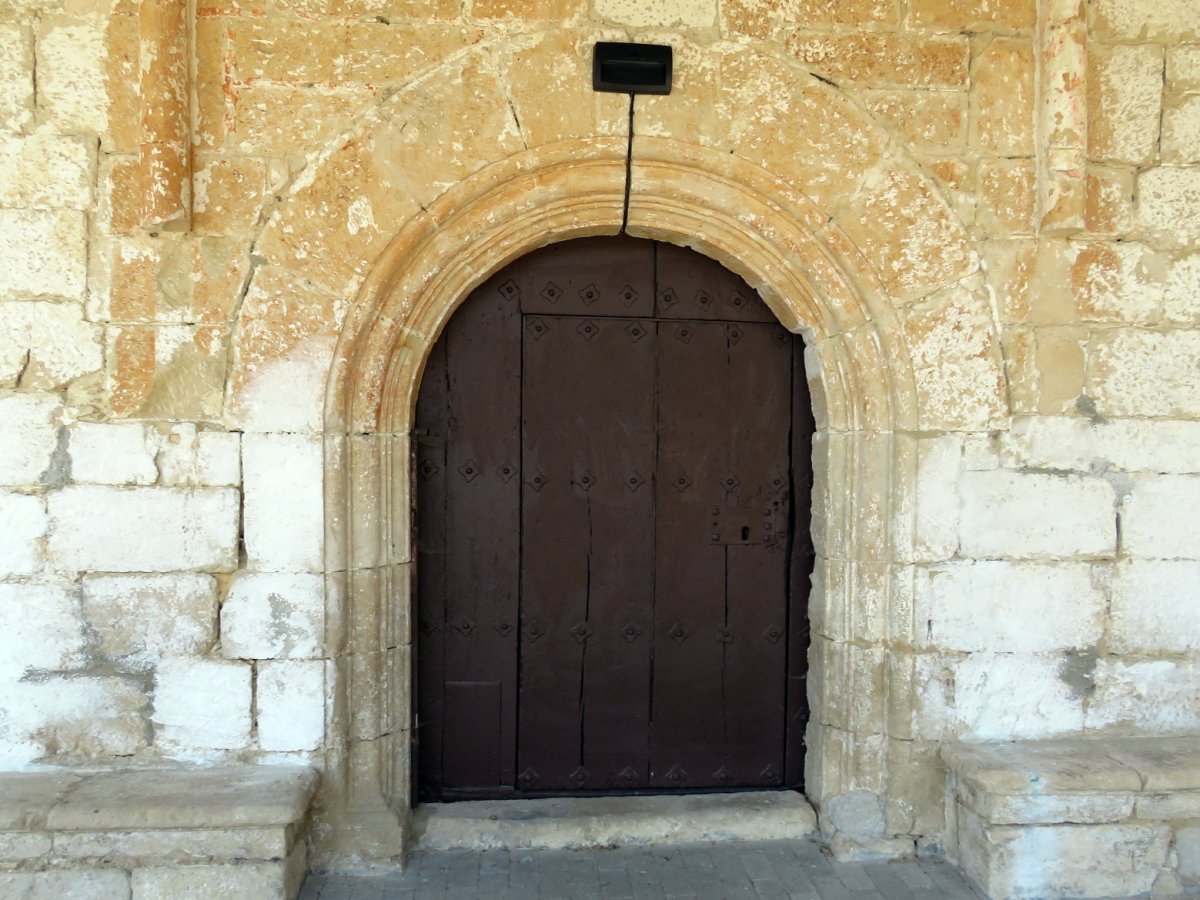 Korresko San Esteban eliza, Korres-Arraia Maeztu