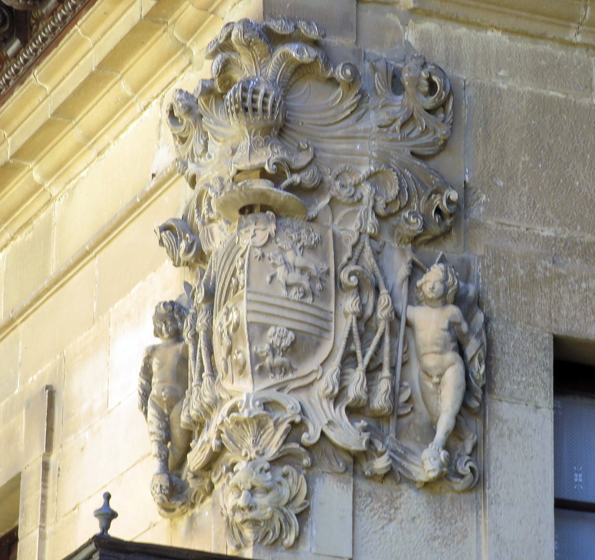 Navarrete jauregiko armarria, Eltziego